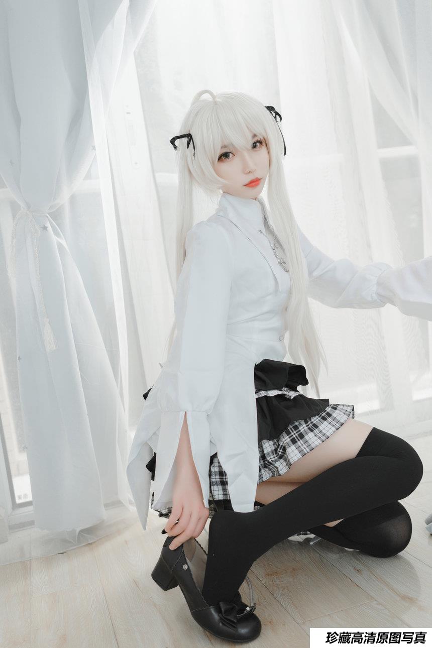 白易子教主：纤细身躯藏有胸猛好欧派 [12P]