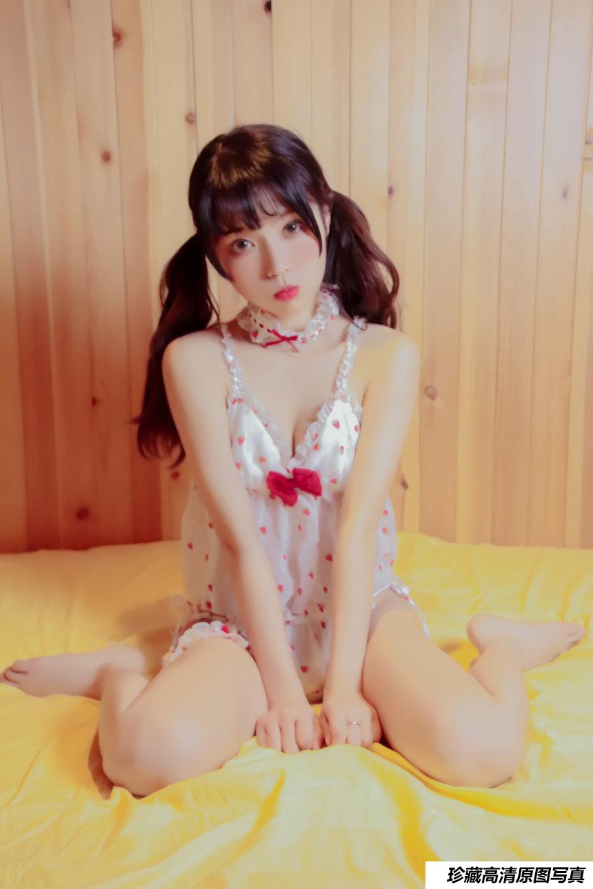 白易子教主 小草莓睡衣 [30P]