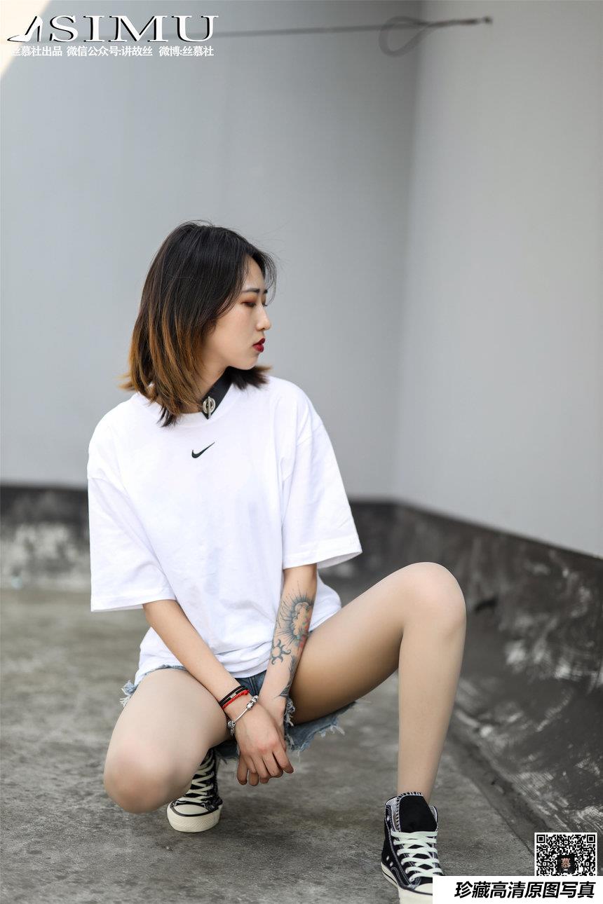 丝慕写真 SM250 新模《纹身酷girl》 [71P]