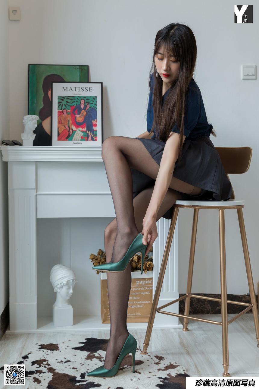 [IESS异思趣向]2020.06.16 丝享家762：夏夏《御姐穿百褶裙》