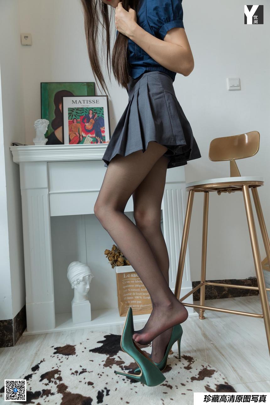 [IESS异思趣向]2020.06.16 丝享家762：夏夏《御姐穿百褶裙》