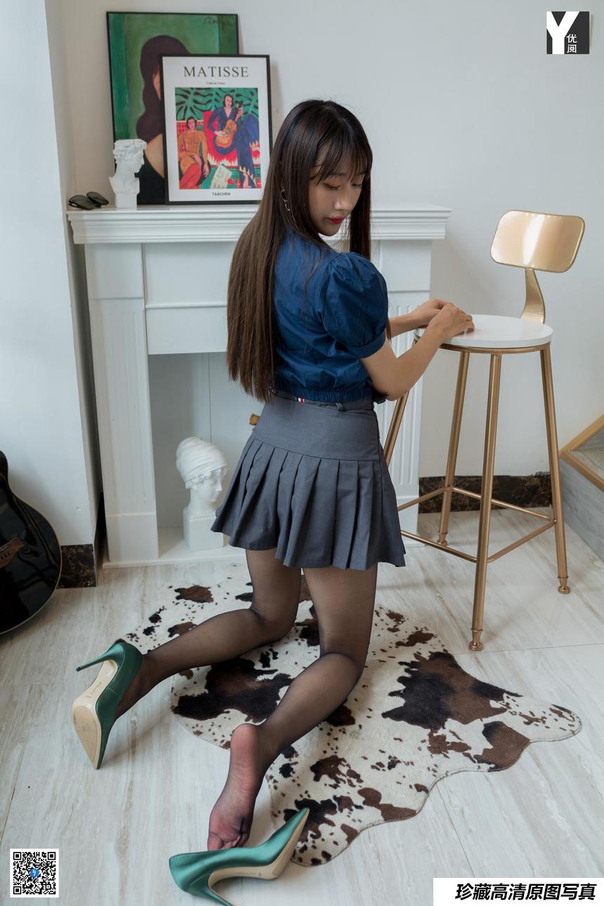 [IESS异思趣向]2020.06.16 丝享家762：夏夏《御姐穿百褶裙》