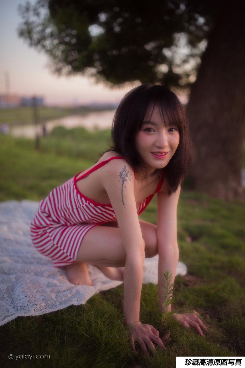 [YALAYI雅拉伊] 2020.08.17 NO.690 落落《红了》[50P+1P378M]