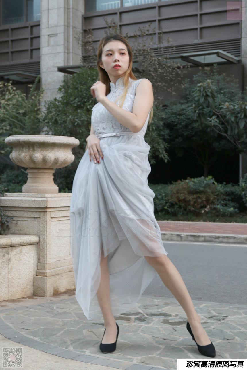 [SiHua丝话]SH034 花园里迷路的小伴娘 小俏[79P+2V／466MB]