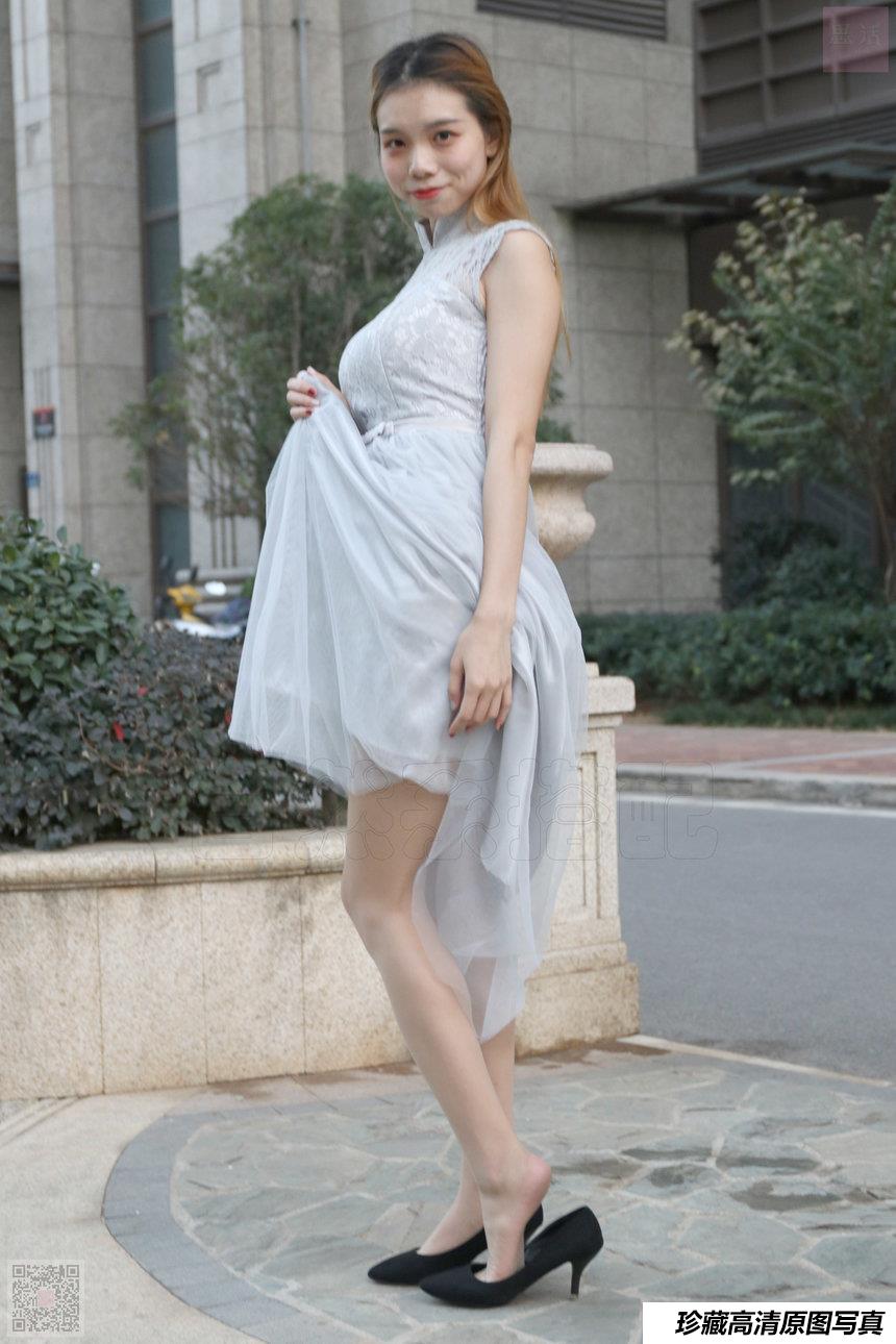 [SiHua丝话]SH034 花园里迷路的小伴娘 小俏[79P+2V／466MB]