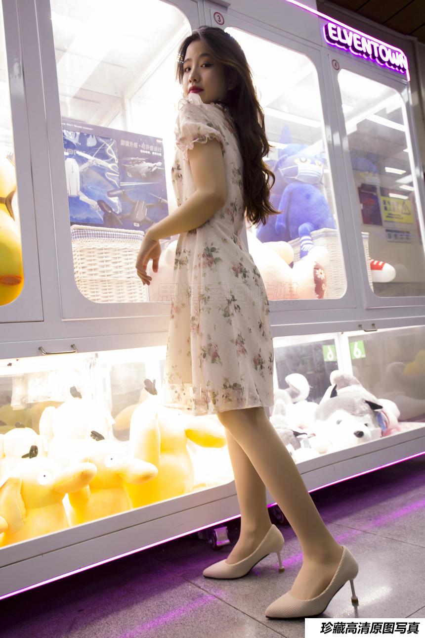 [SiHua思话]SH143 小丫（新模）逛商场累了歇歇脚[51P／85.9MB]