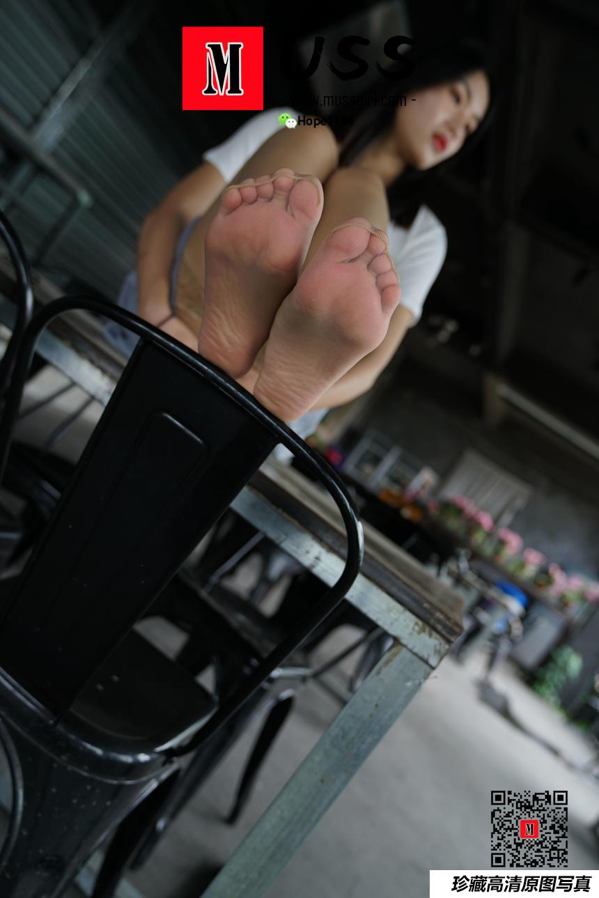 [MussGirl慕丝女郎]NO.010 陈老师长筒蕾丝与少女裙搭配的清纯性感[61P／115MB]