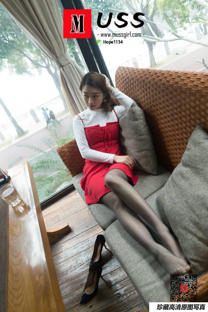 [MussGirl慕丝女郎]NO.039 美貌、智慧与贤惠并存的完全体 - 黑丝小红[93P／293MB]