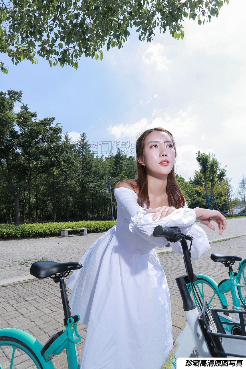 [SiHua思话]SH182 苏小柔 地铁站的小柔[49P／129MB]