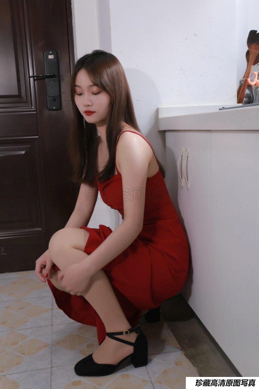 [SiHua思话]SH180 维妮 偷偷脱丝袜的维妮[50P／105MB]