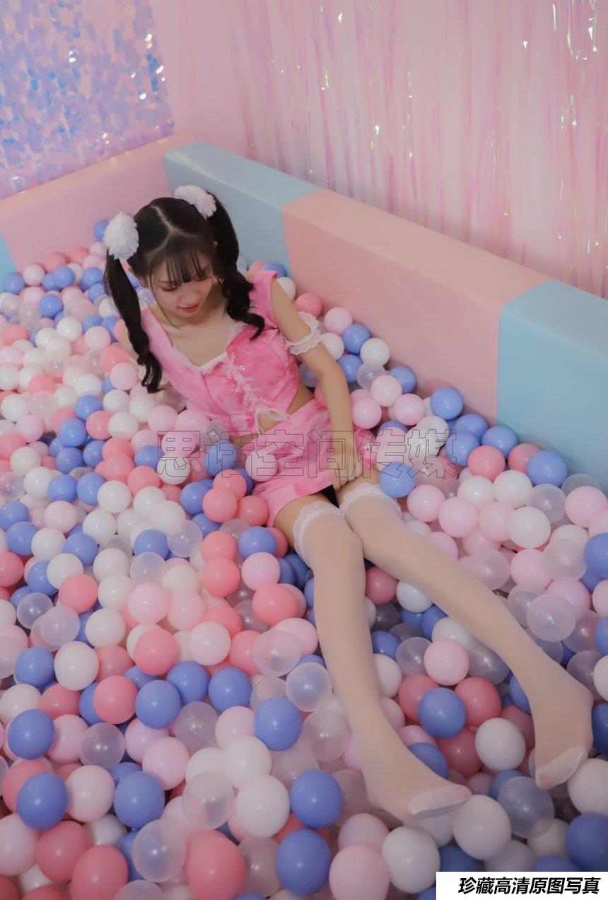 [SiHua思话]SJ018 珊珊 双马尾白丝小可爱[43P／52.4MB]