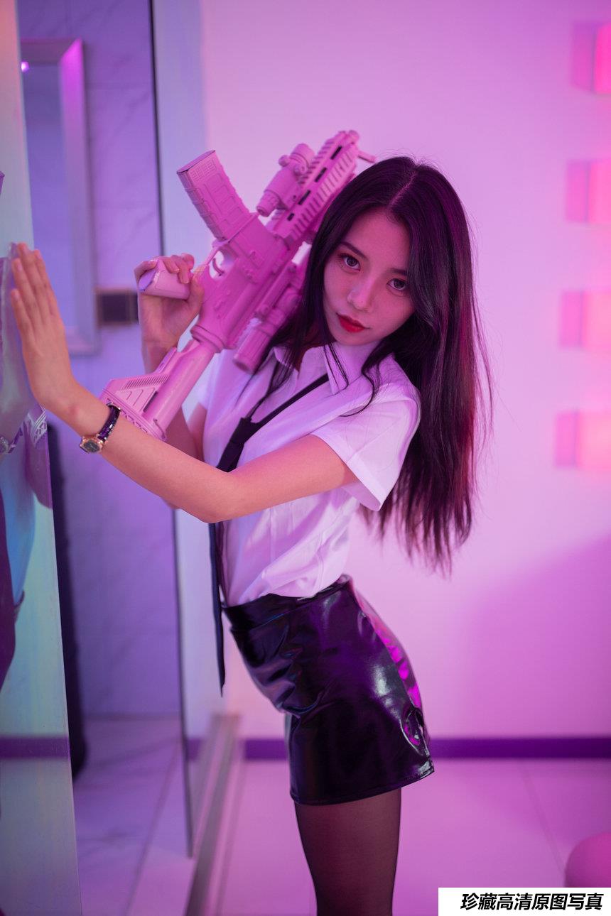 [YALAYI雅拉伊] 2020.11.04 NO.722  丽雅《霓虹甜心》[46P+1P296M]