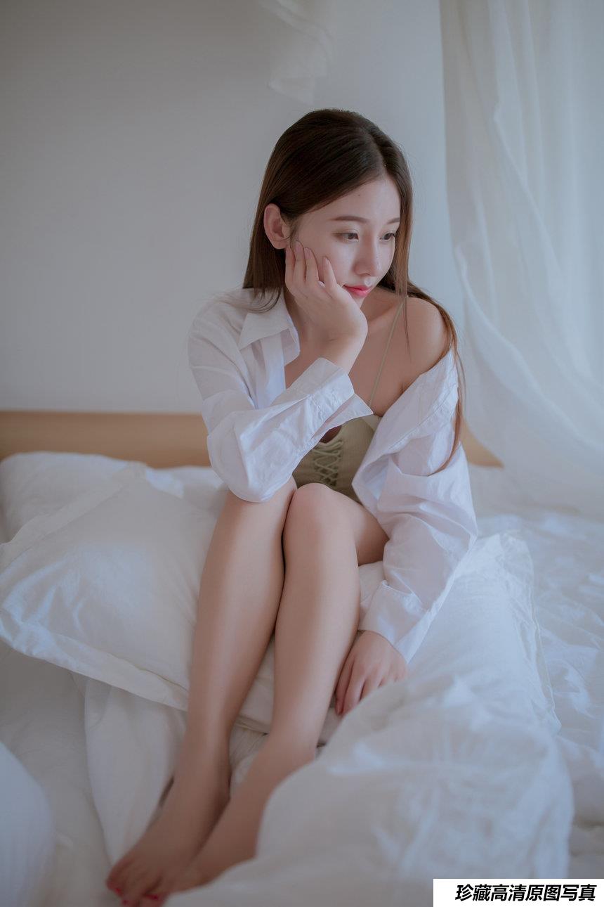 [YALAYI雅拉伊] 2020.11.11 NO.725 秦语《空房》[36P+1P/195M]