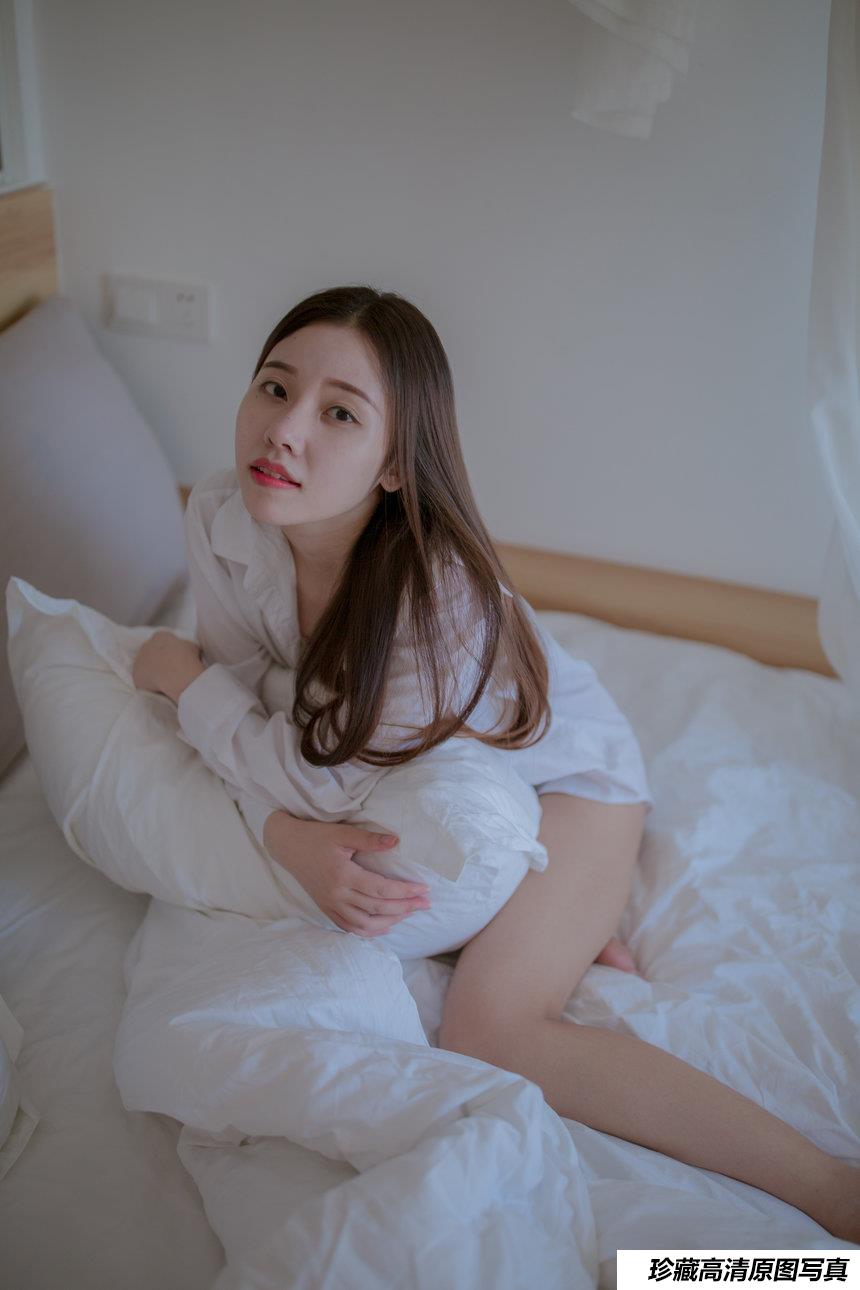 [YALAYI雅拉伊] 2020.11.11 NO.725 秦语《空房》[36P+1P/195M]