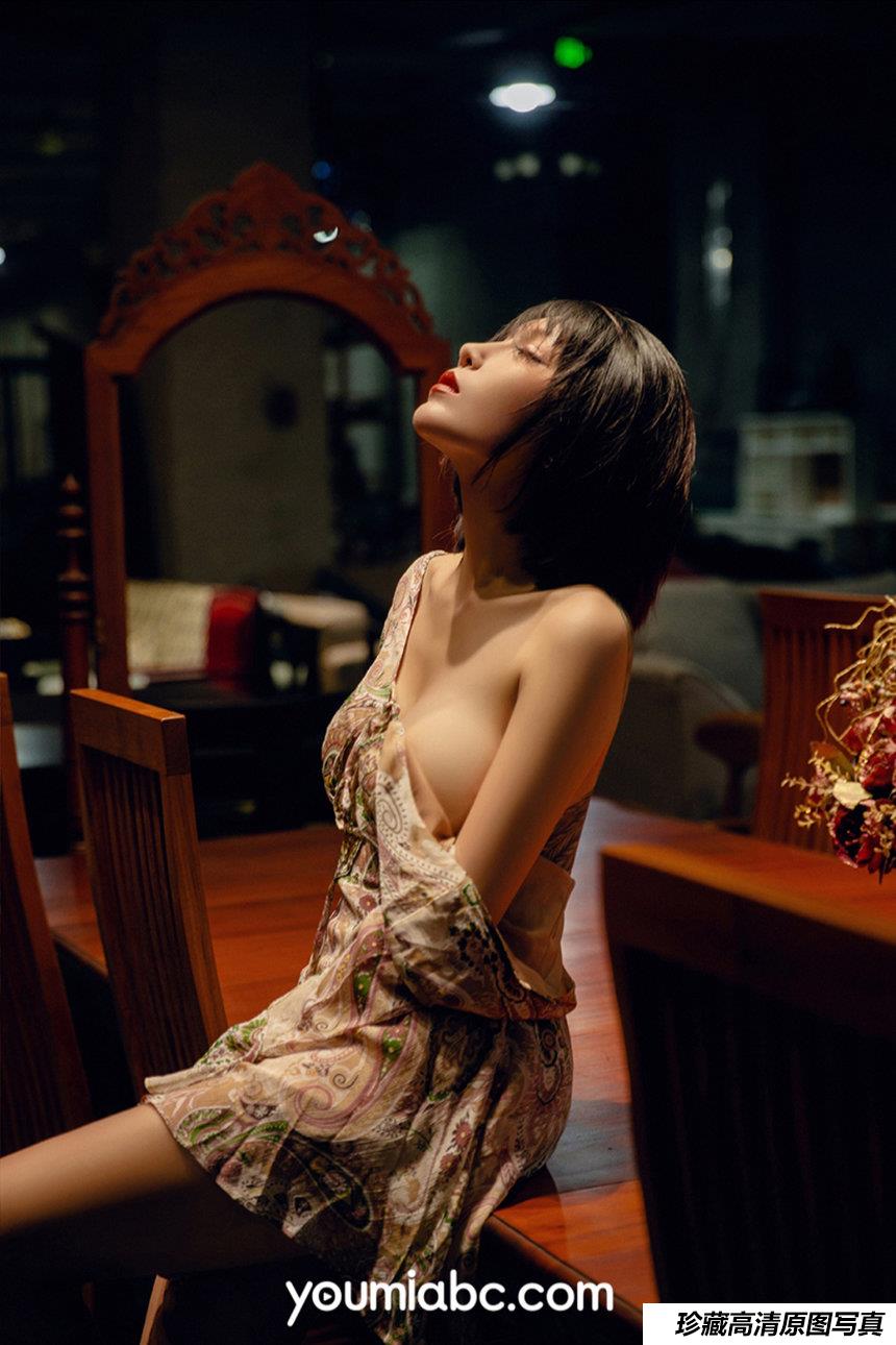 [YouMi尤蜜] 2020.11.11 安妮斯朵拉《塔罗占卜师》[25+1P]