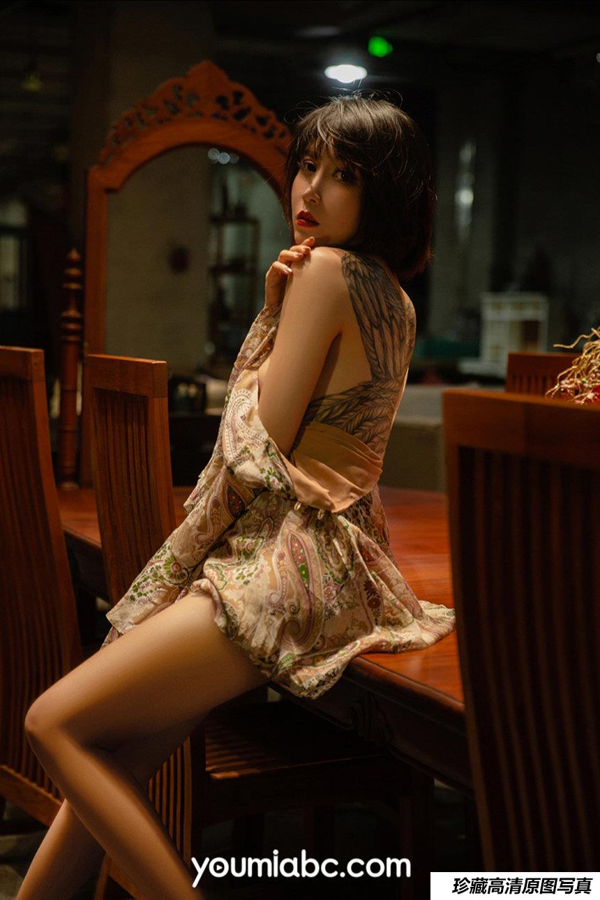 [YouMi尤蜜] 2020.11.11 安妮斯朵拉《塔罗占卜师》[25+1P]