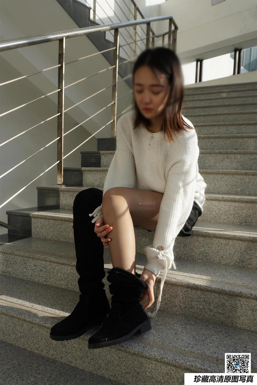 妖精视觉 NO.104 苏苏 长靴&高跟，双色丝袜[73P／47MB]