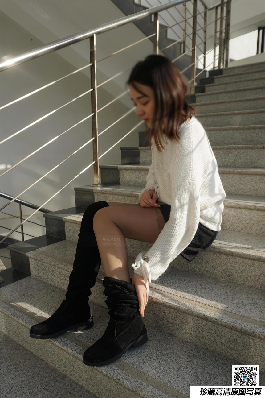 妖精视觉 NO.104 苏苏 长靴&高跟，双色丝袜[73P／47MB]