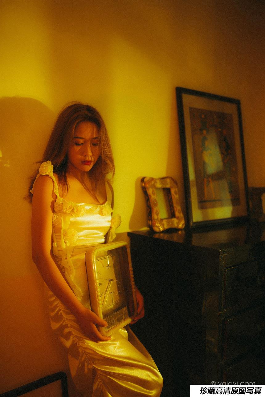 [YALAYI雅拉伊]2021.04.13 NO.785 暮光之吻 岳璐璐[43+1P／347MB]