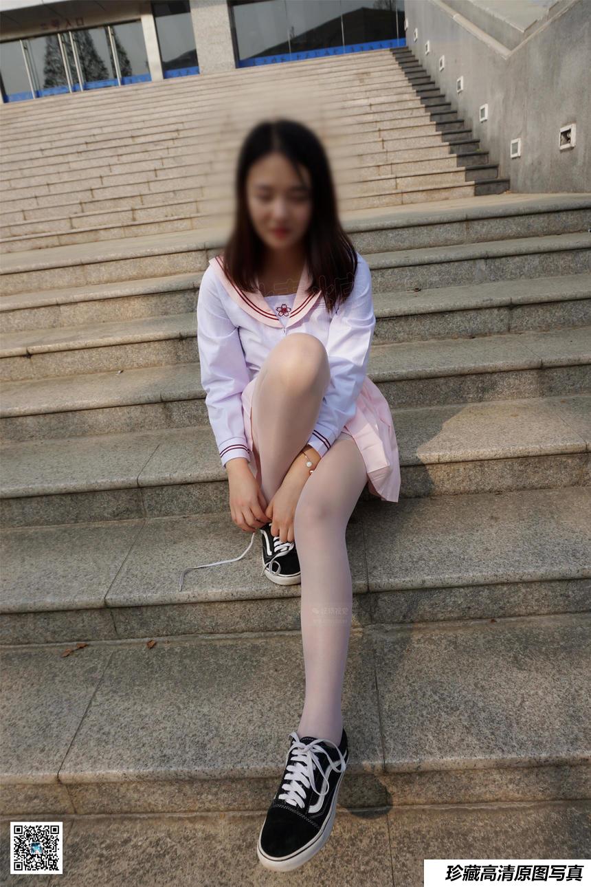 妖精视觉 NO.106 苏苏 初冬的学院白丝袜[65P／61.9MB]