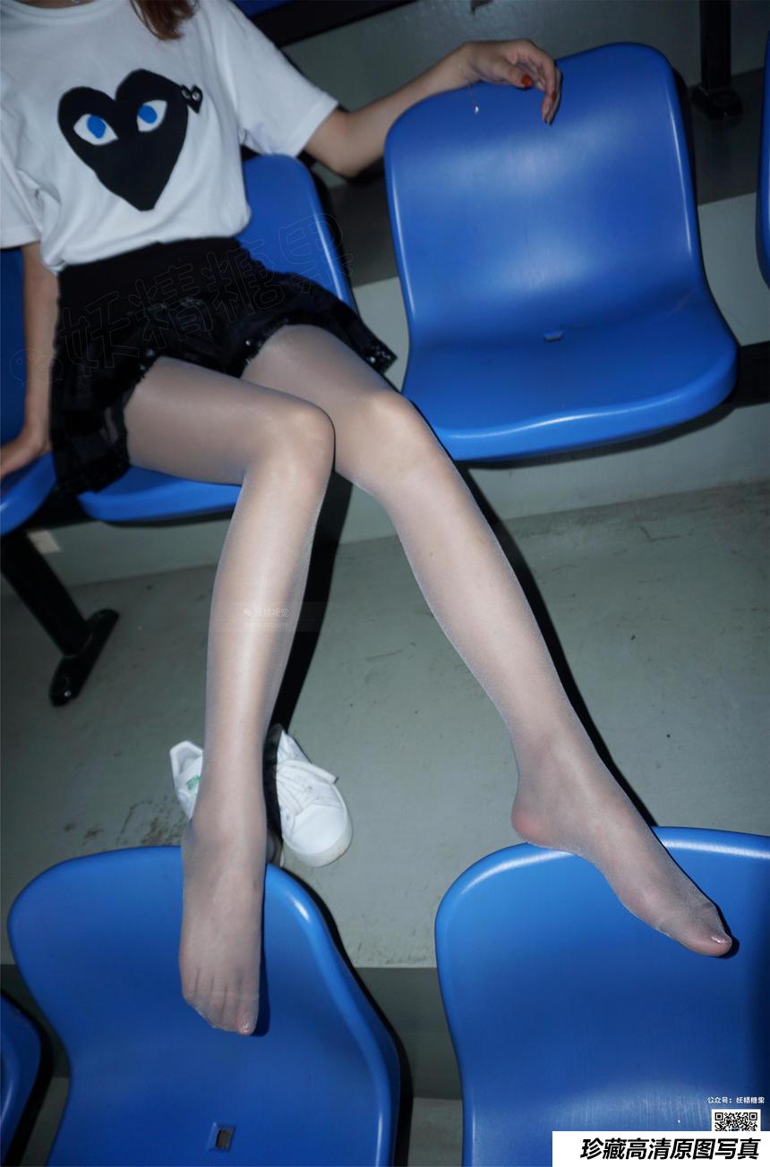 妖精视觉 NO.144 粥粥 闺蜜的丝袜嬉戏[74P／46.9MB]