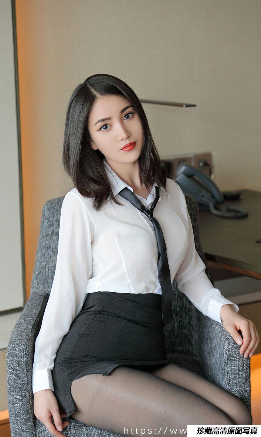 [Ugirls尤果网]爱尤物 2021.06.27 No.2119 王慧慧 爱是工作内容 [35P]