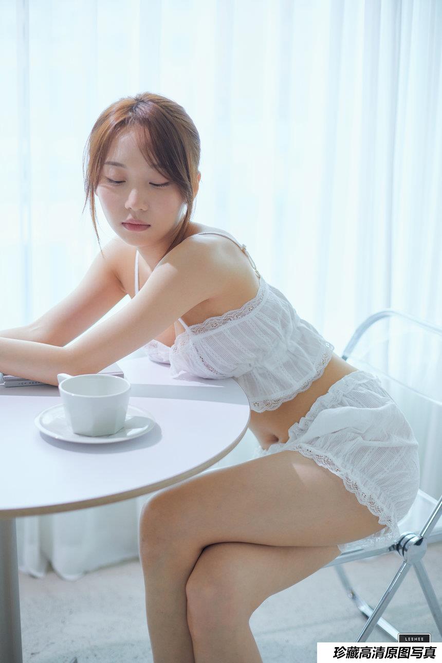 LEEHEE EXPRESS - LEBE-043A [52P/385M]