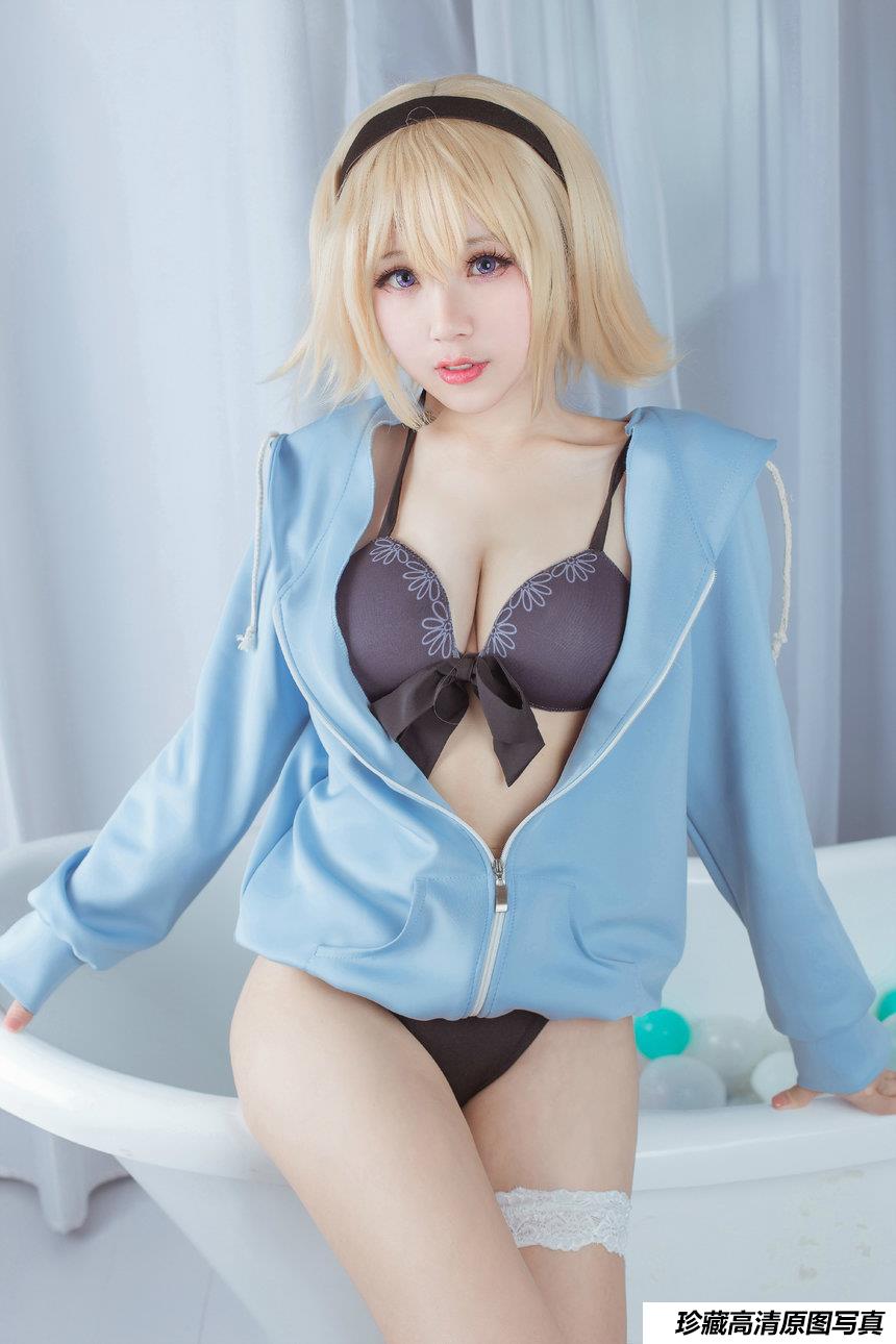 动漫博主【兔子cos】贞德泳装