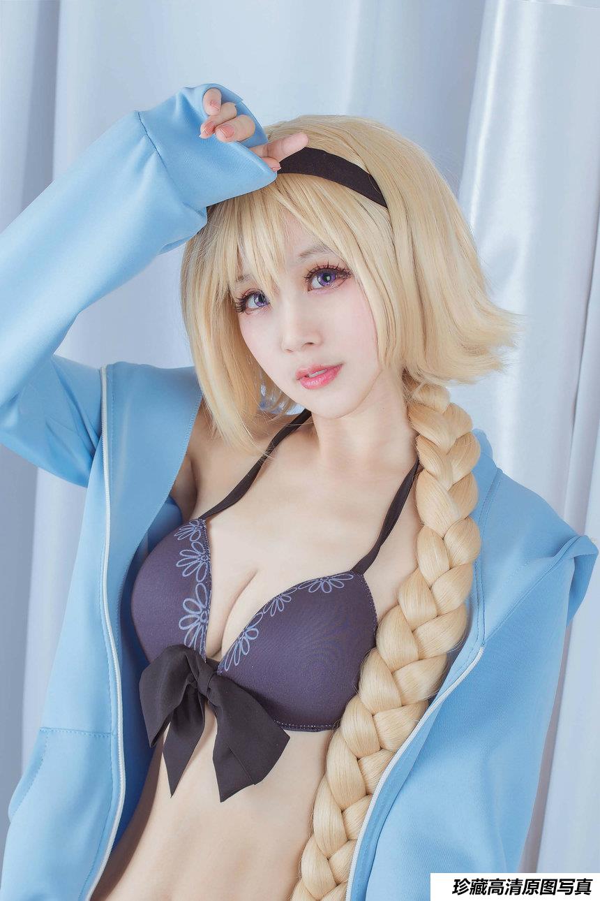 动漫博主【兔子cos】贞德泳装