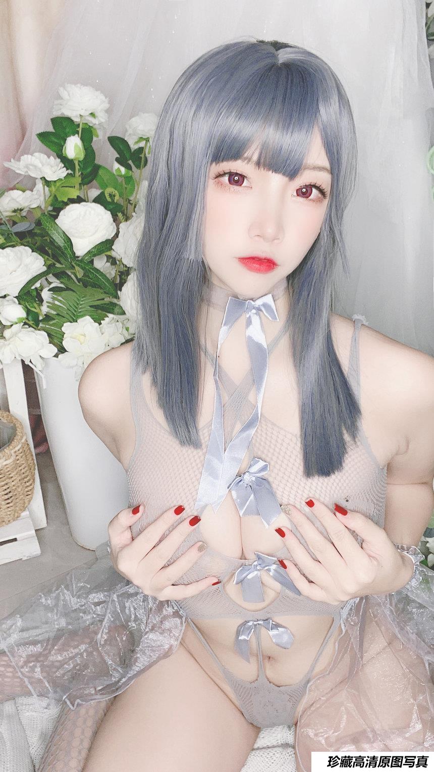 人气Coser二佐Nisa – 蓝色网状比基尼