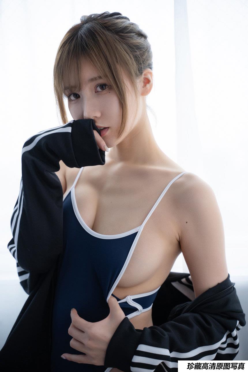 网络美女 candy学生装  [201P/328MB]