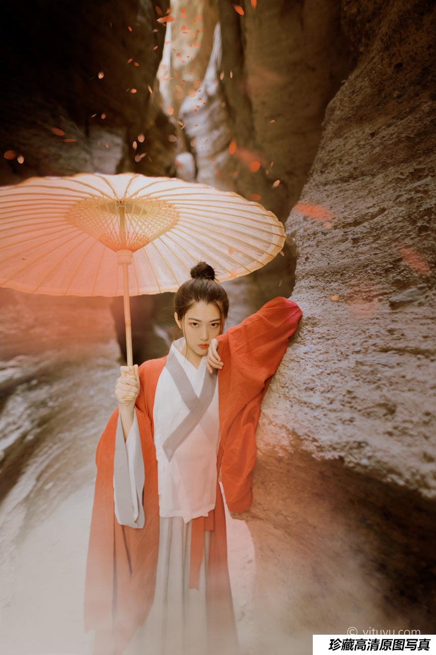 [YITUYU]艺图语 2021.06.30 木兰花 静静 [38P-328MB]