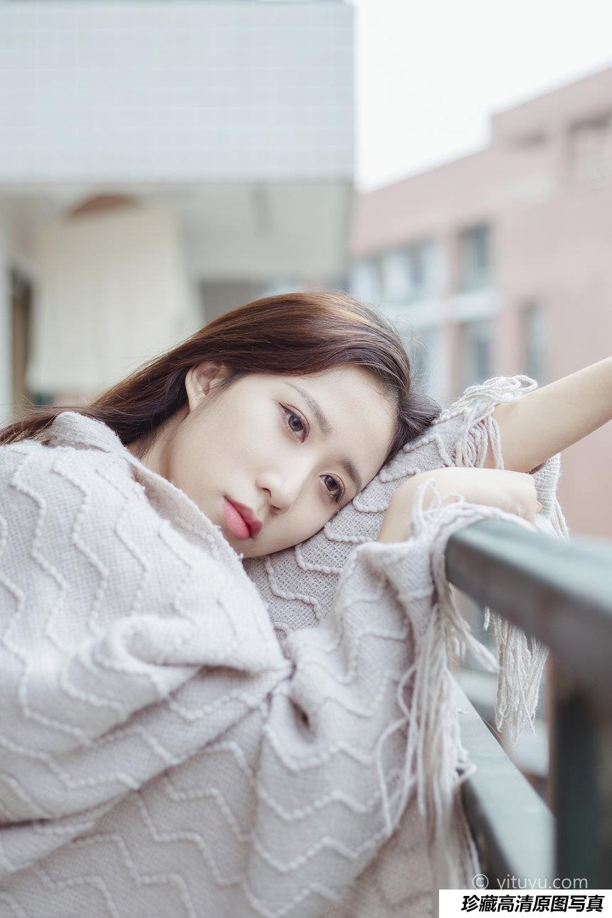 [YITUYU]艺图语 2021.07.07 独自醒来 Jenny [35P-378MB]