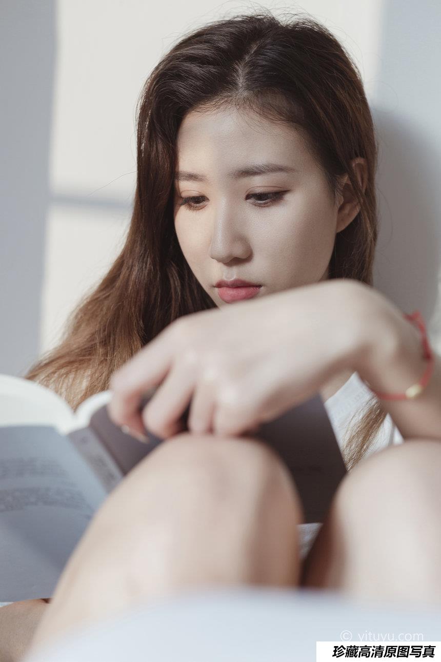 [YITUYU]艺图语 2021.07.07 独自醒来 Jenny [35P-378MB]