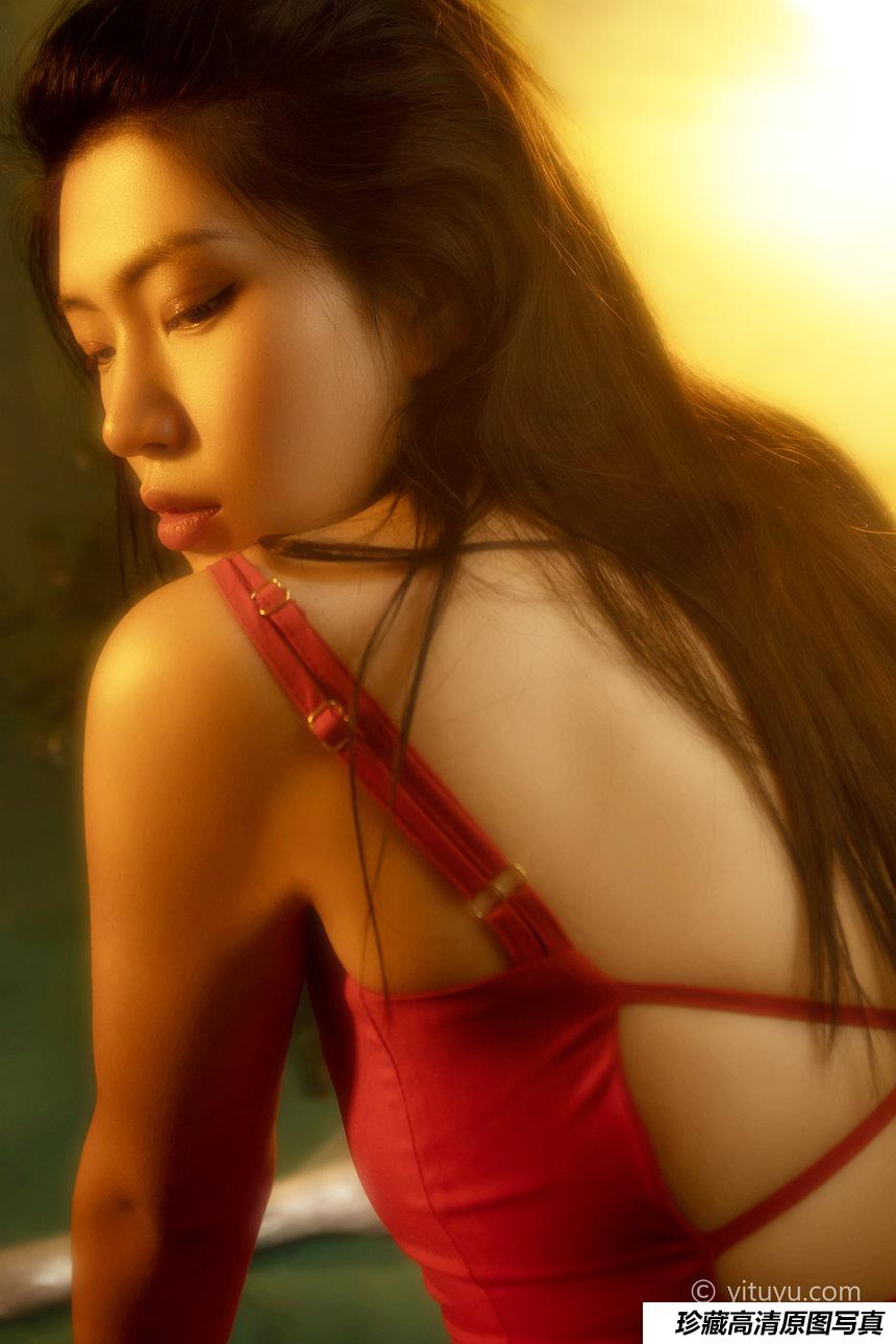 [YITUYU]艺图语 2021.05.24 红装 娇娇 [34P-323MB]