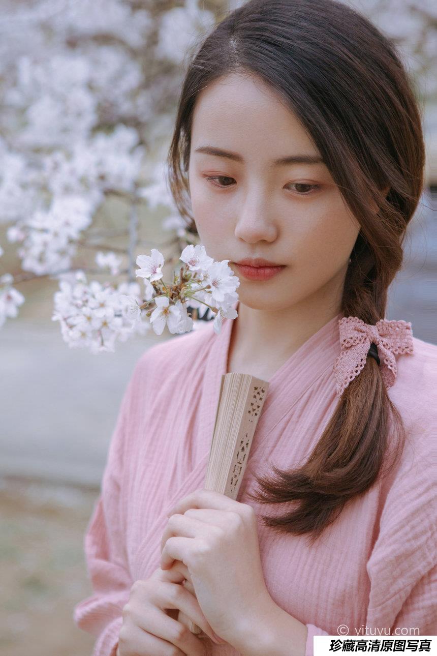 [YITUYU]艺图语 2021.05.19 起风渐暖，樱花将灿 一只小四月 [23P-275MB]