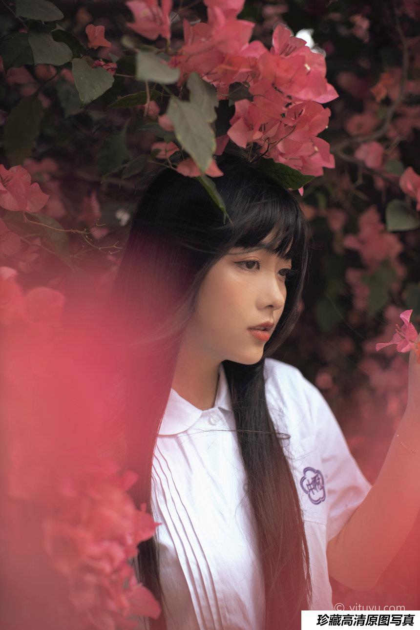 [YITUYU]艺图语 2021.04.28 花季 黄子卿 [26P-378MB]