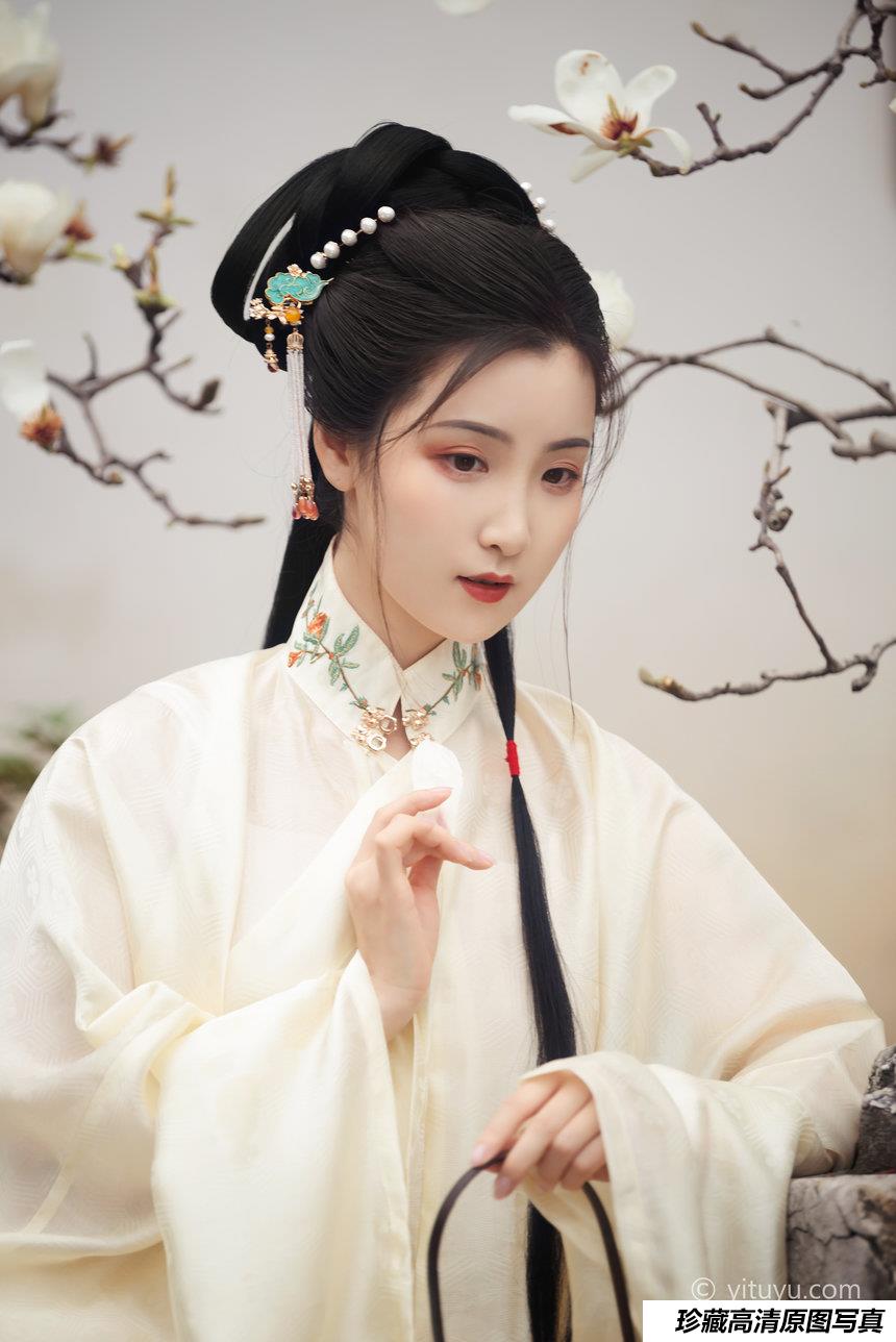 [YITUYU]艺图语 2021.05.10 玉兰 金儿 [22P-445MB]