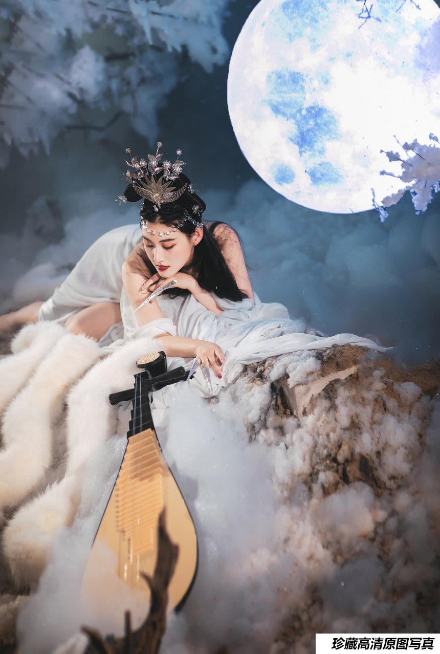 [YITUYU]艺图语 2021.07.21 九尾白狐 刺猬&惠子 [32P/281MB]