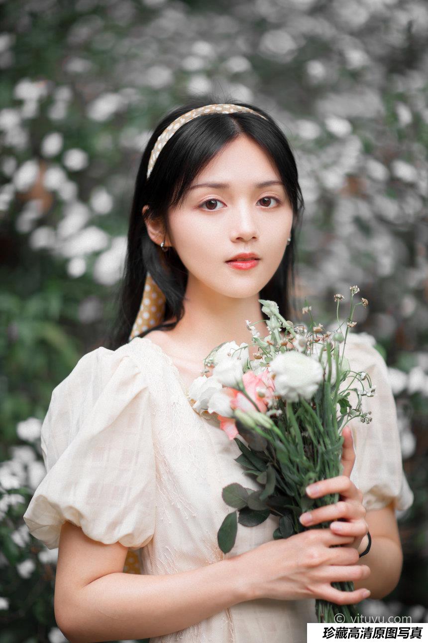 [YITUYU]艺图语 2021.04.19 花间志 雨文 [31P-524MB]