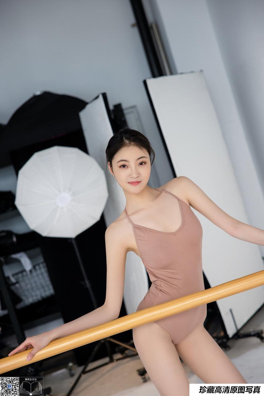 [GALLI嘉丽]舞蹈生日记 2021.07.06 毛毛  [54P-402MB]