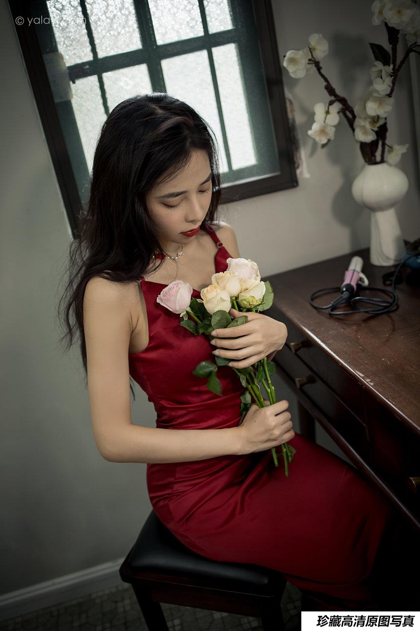 [YALAYI雅拉伊]2021.09.28 NO.844 红颜 诗咏[41+1P／400MB]