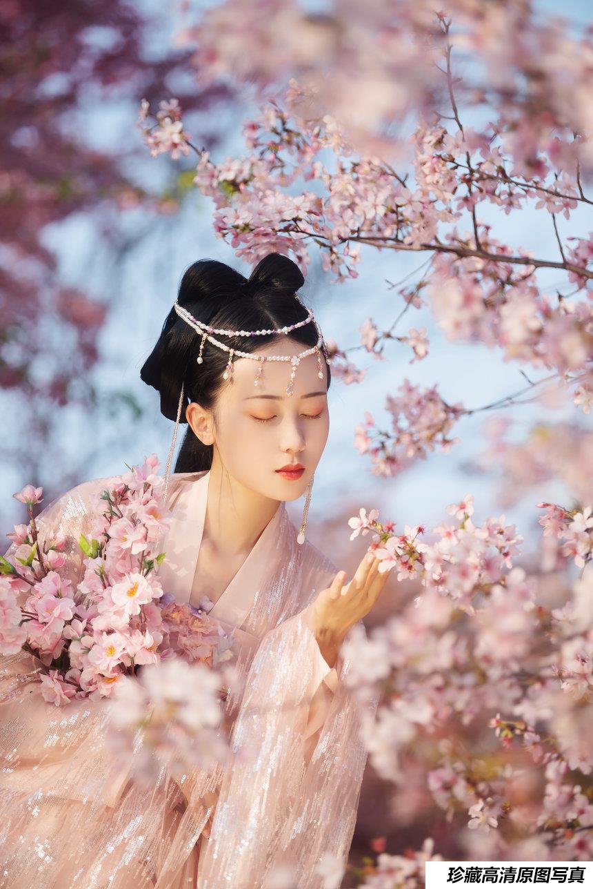 [YITUYU]艺图语 2021.04.15 桃夭 小熊 [28P-502MB]