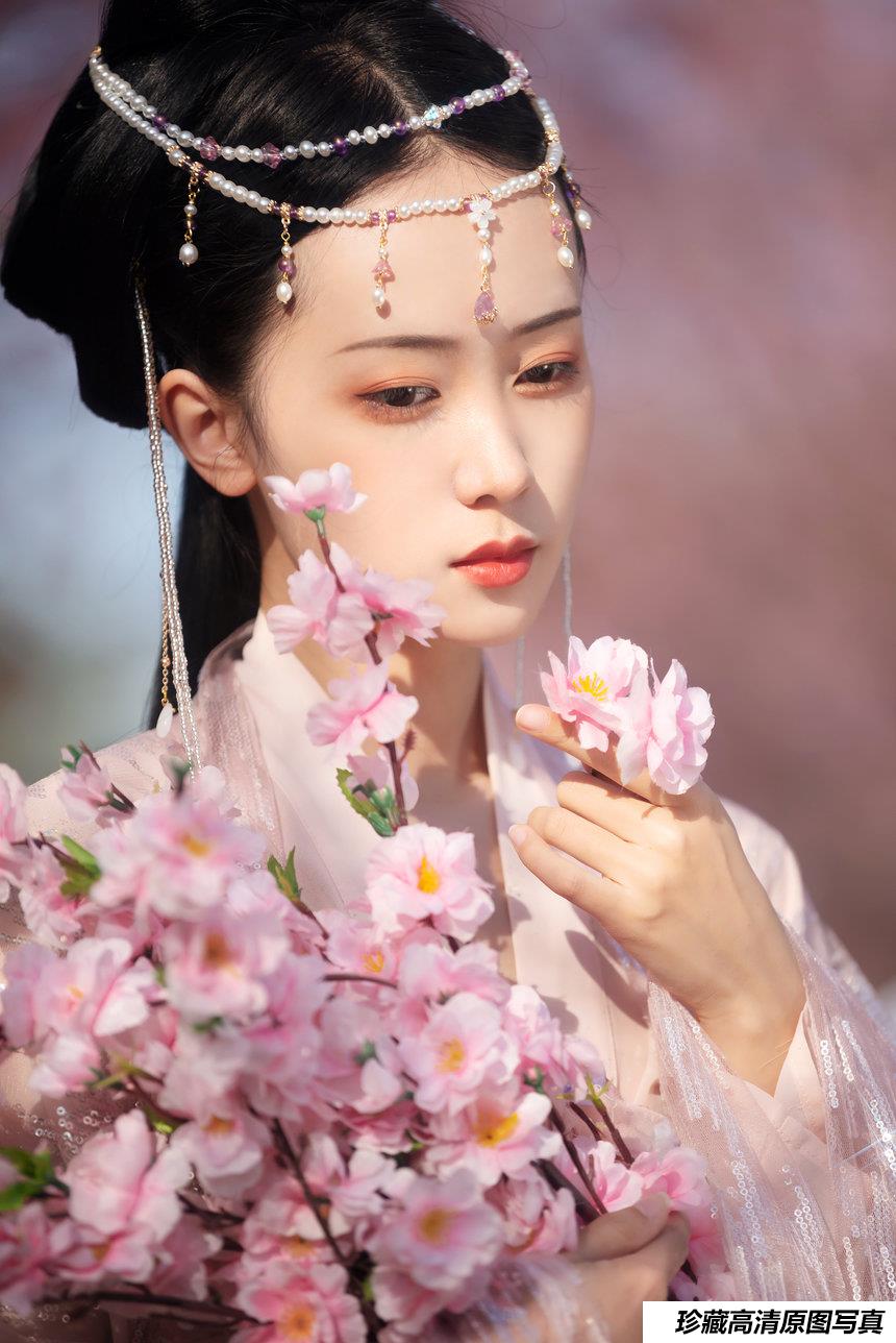 [YITUYU]艺图语 2021.04.15 桃夭 小熊 [28P-502MB]