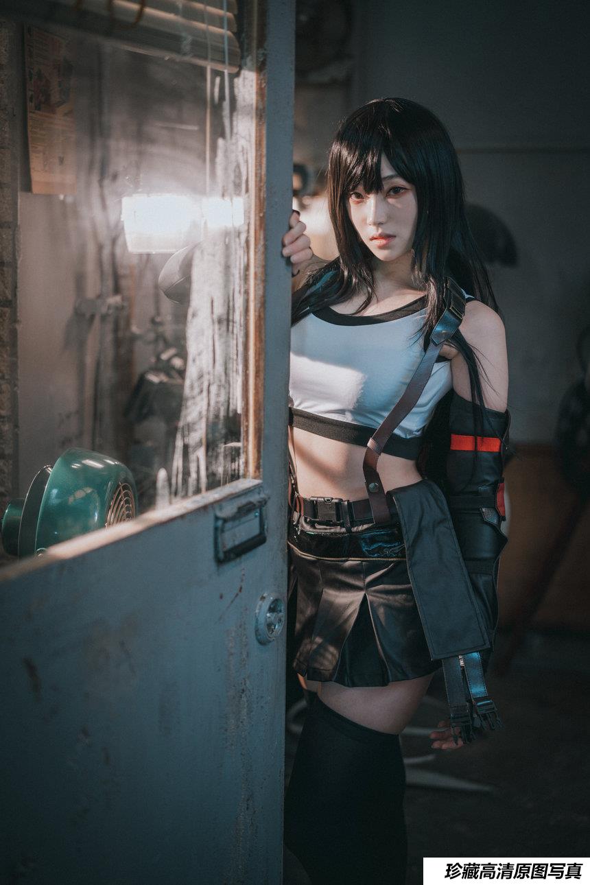 DJAWA Photo - Bambi  - Tifa Lockhart [51P-1.21G]