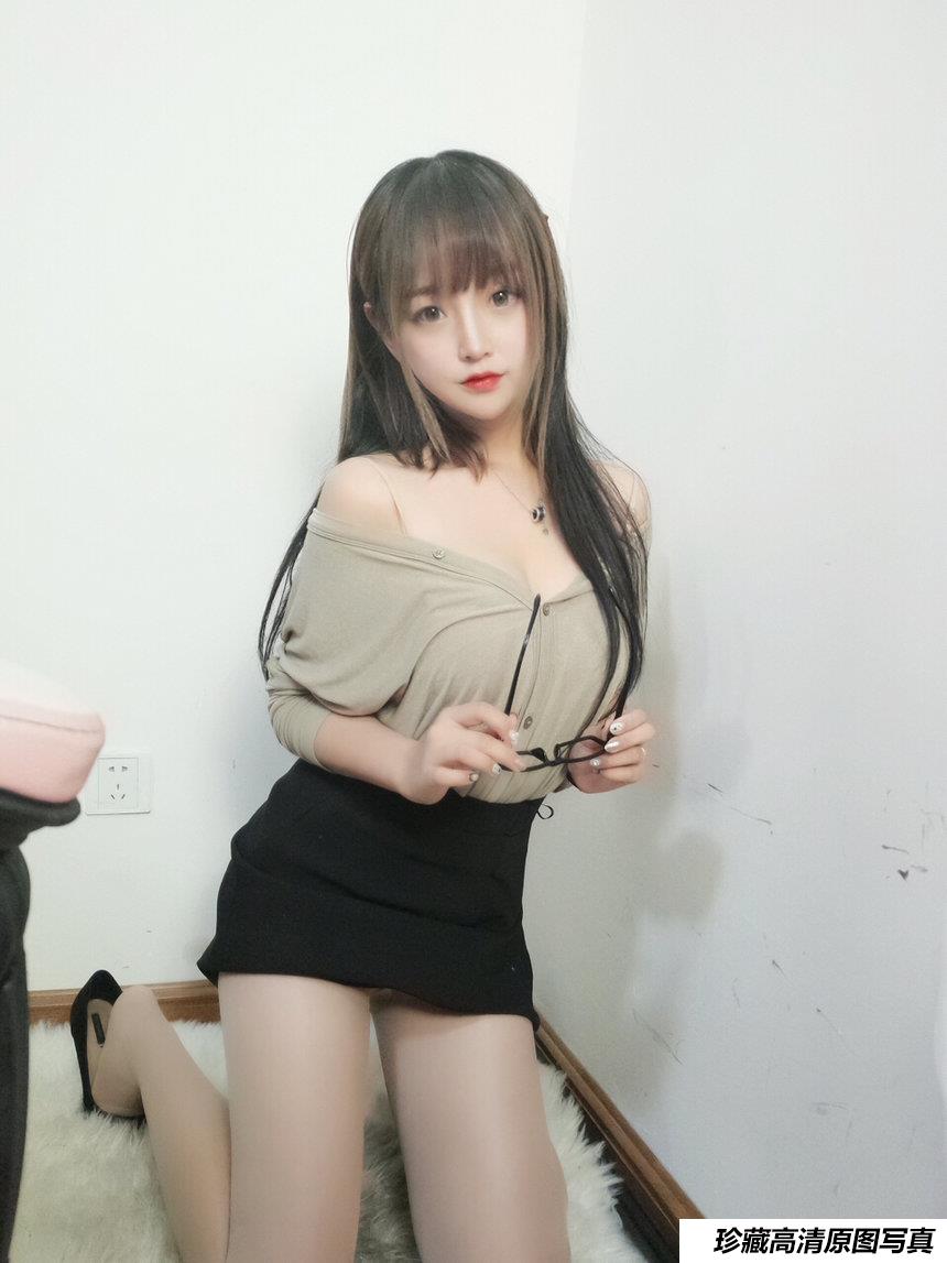 过期米线线喵 – 肉色丝袜