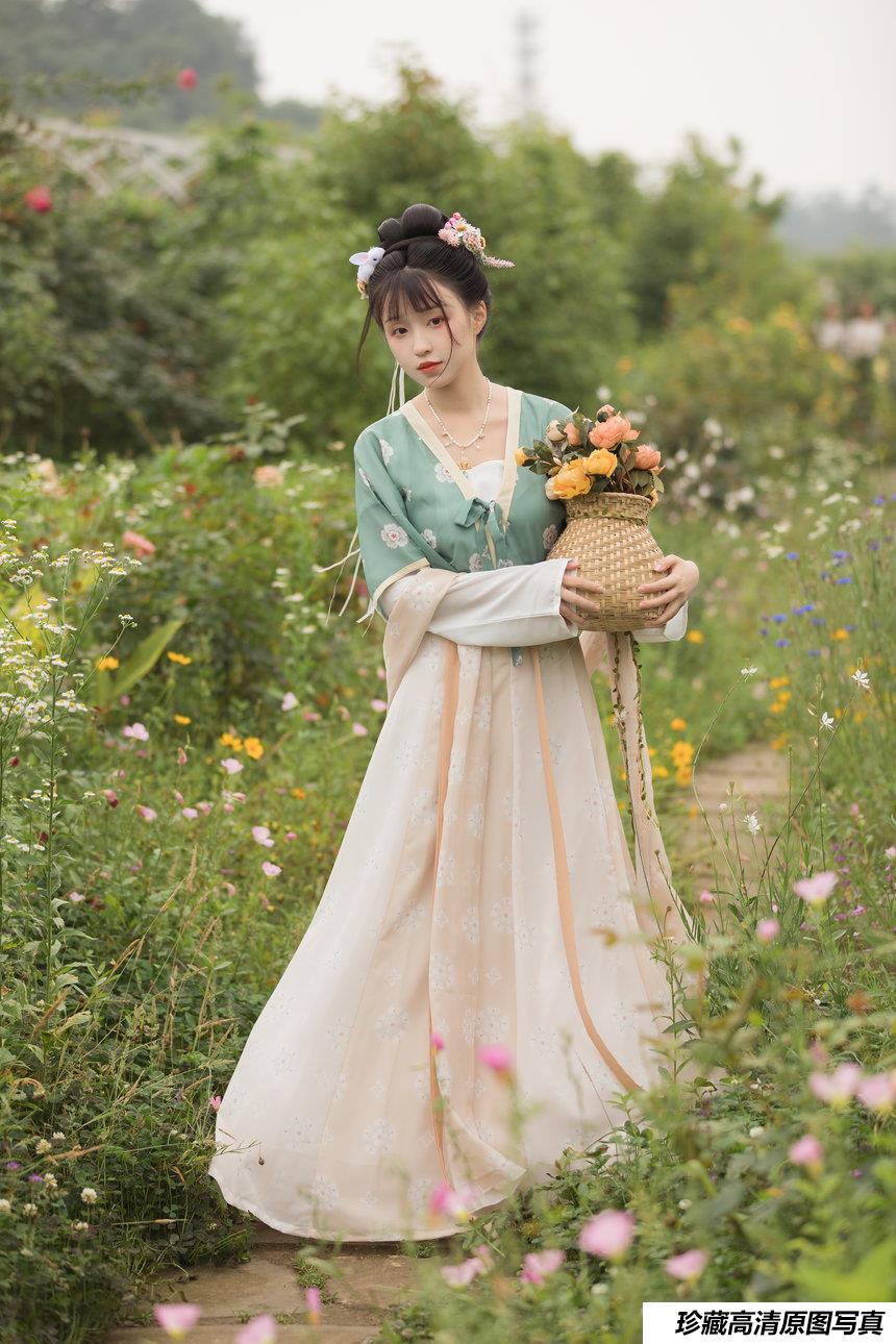 [YITUYU]艺图语 2021.08.21 春日宴 miki小包子 [22P-367MB]