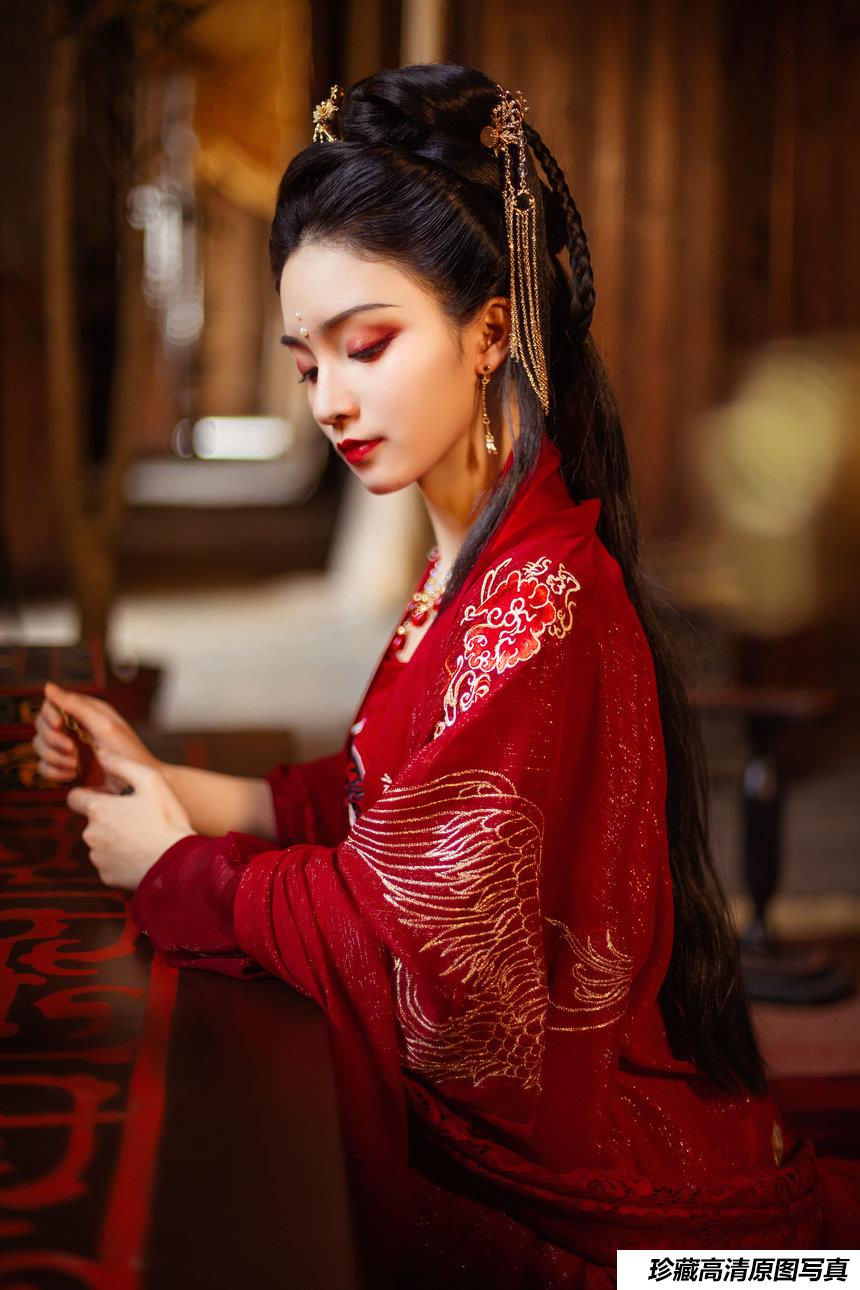 [YITUYU]艺图语 2021.08.25 公主小札—迎亲 猫夏小卡 [26P-798MB]