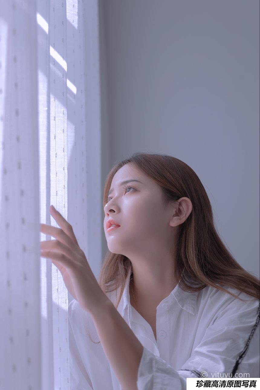 [YITUYU]艺图语 2021.01.15 清晨的一抹阳光 萍萍 [16P-131MB]