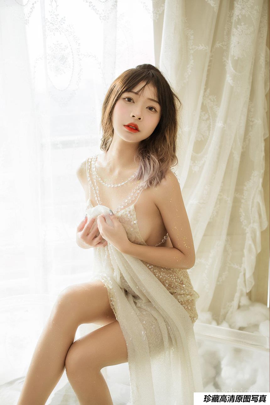 [YALAYI雅拉伊]2021.11.22 NO.864 水中白莲 阿禾[41+1P／370MB]